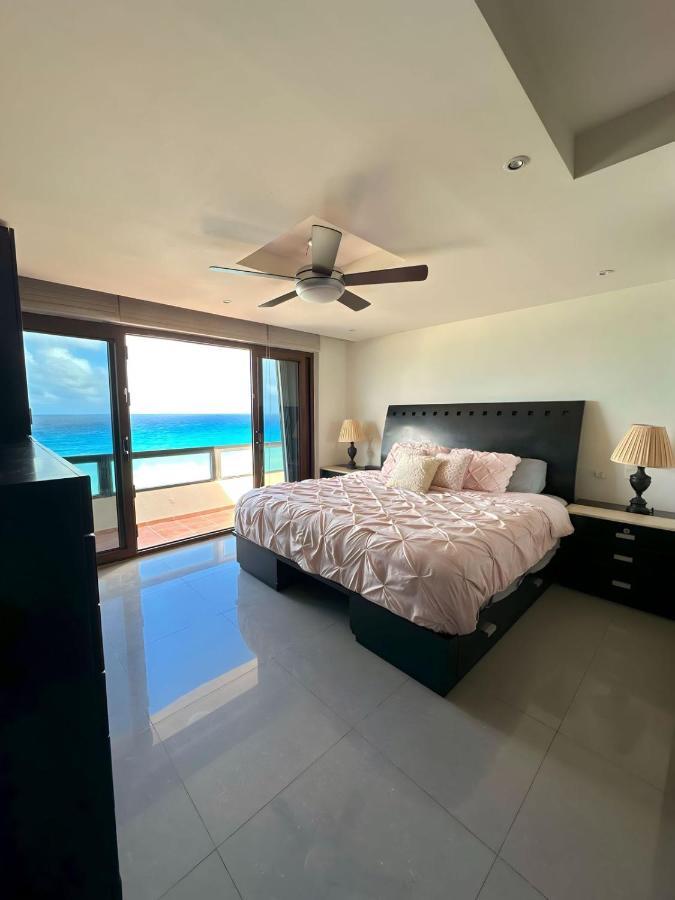 Amazing Beachfront Apartment Cancún Exterior foto