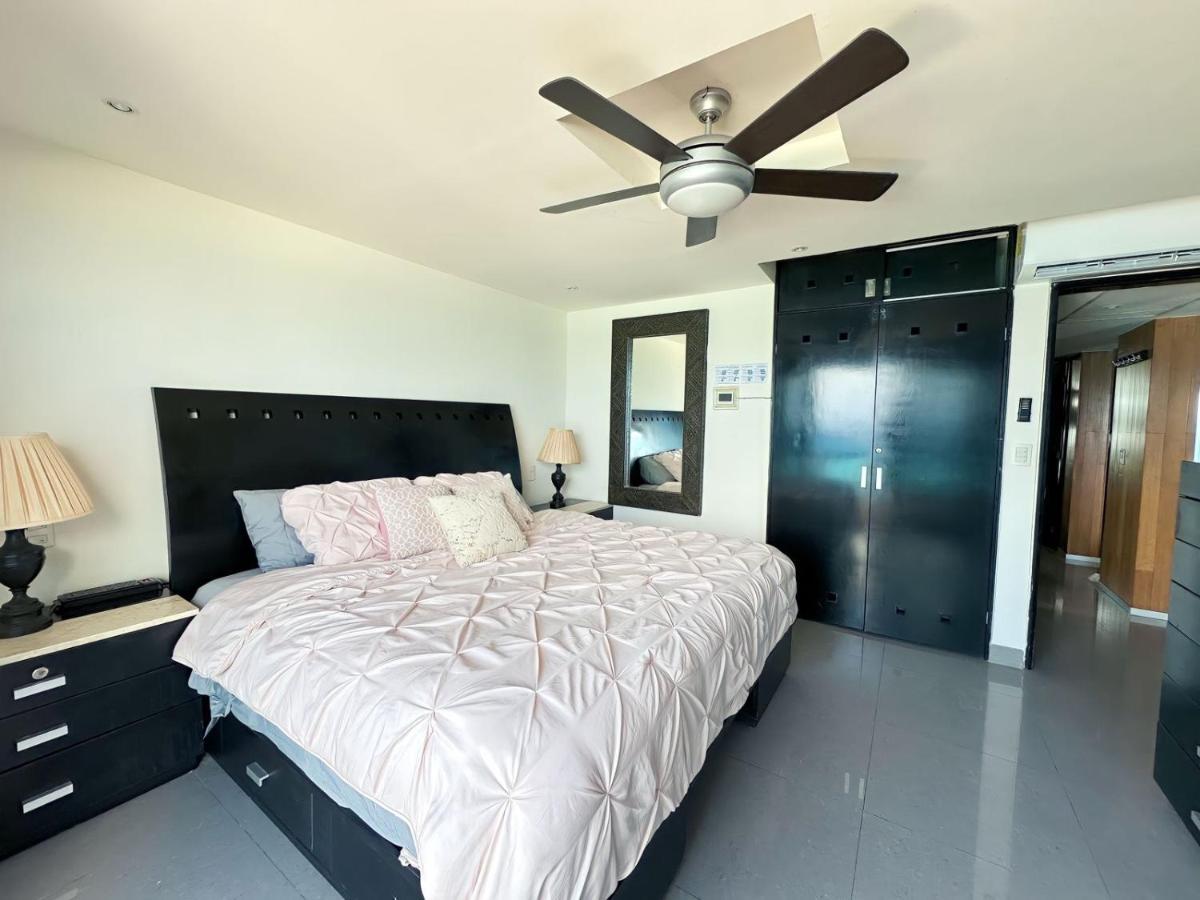 Amazing Beachfront Apartment Cancún Exterior foto