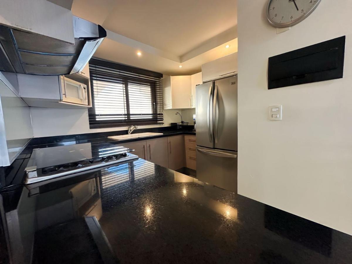 Amazing Beachfront Apartment Cancún Exterior foto